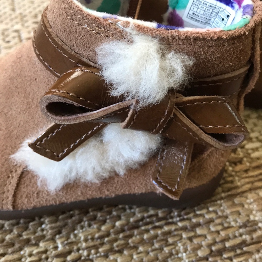 Uggs! - Picture 2 of 5